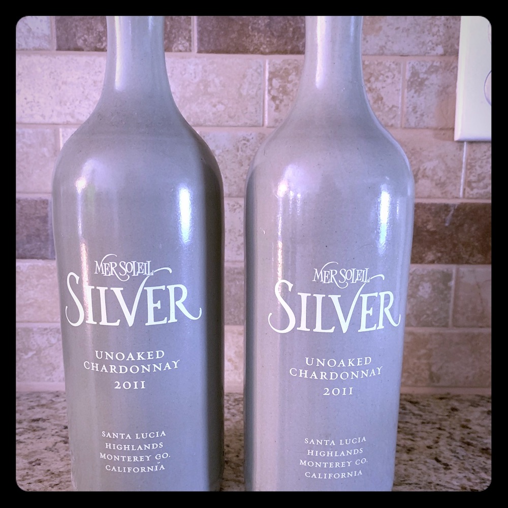 Grey Decor Wine bottles 🖤🍷